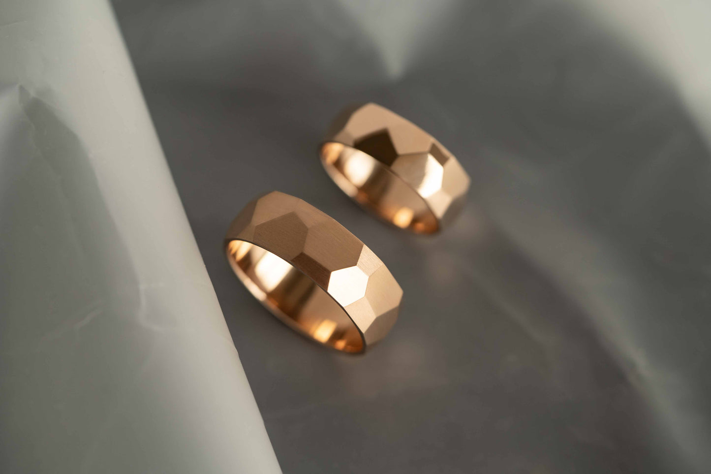 Wedding ring "Large Facets" (7 mm)