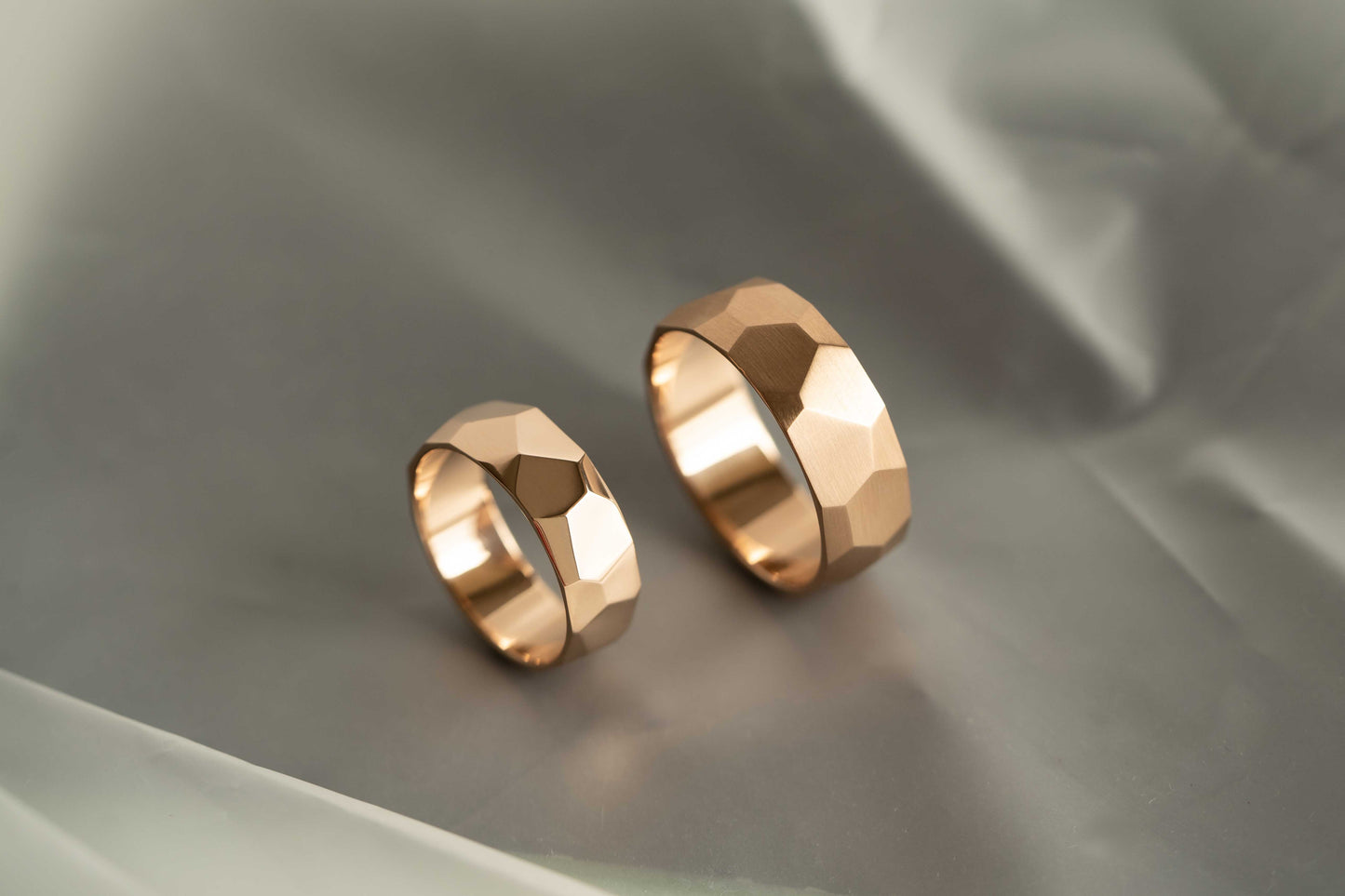 Wedding ring "Large Facets" (7 mm)