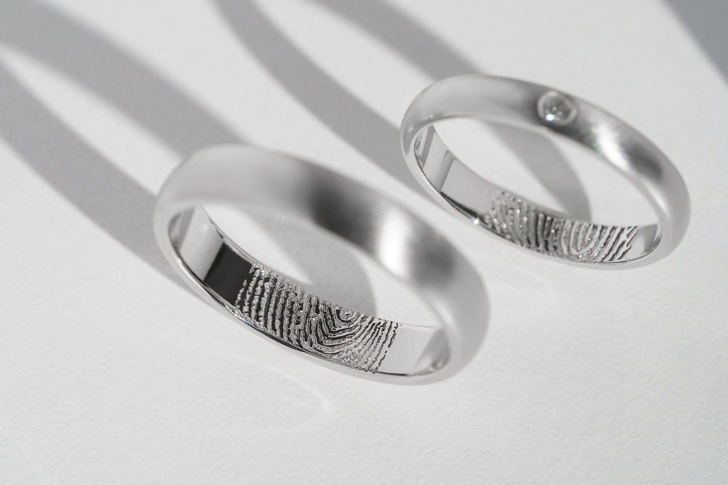 Wedding ring "Classic" (3 mm) matte with a personalized fingerprint inside and gemstone (1,75 mm)