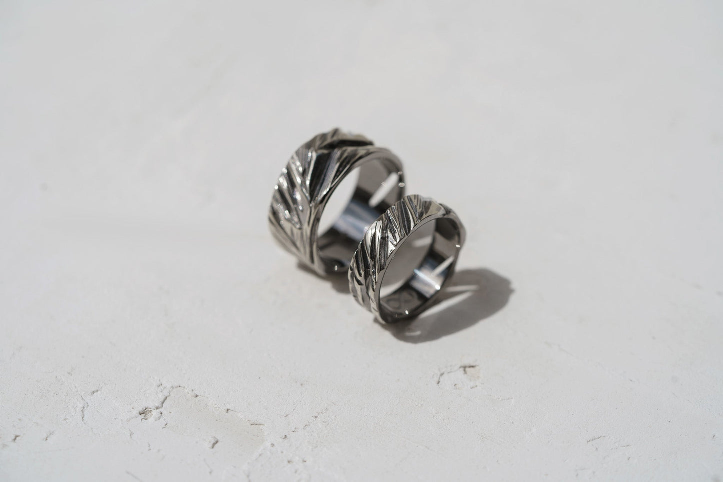 Wedding ring "Crushed Ice" blackened (5 mm)