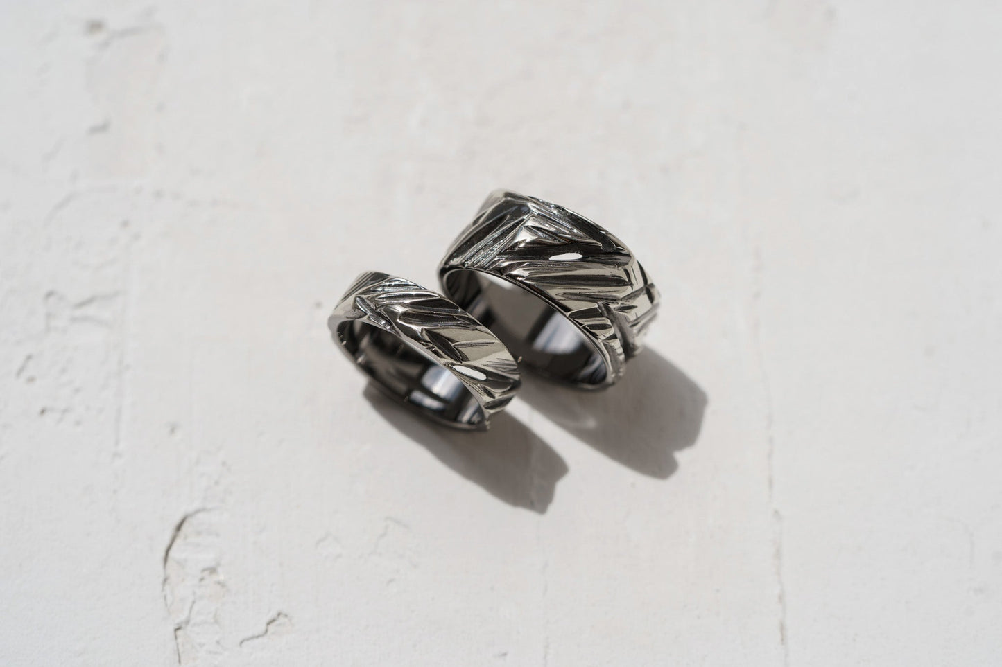 Wedding ring "Crushed Ice" blackened (5 mm)