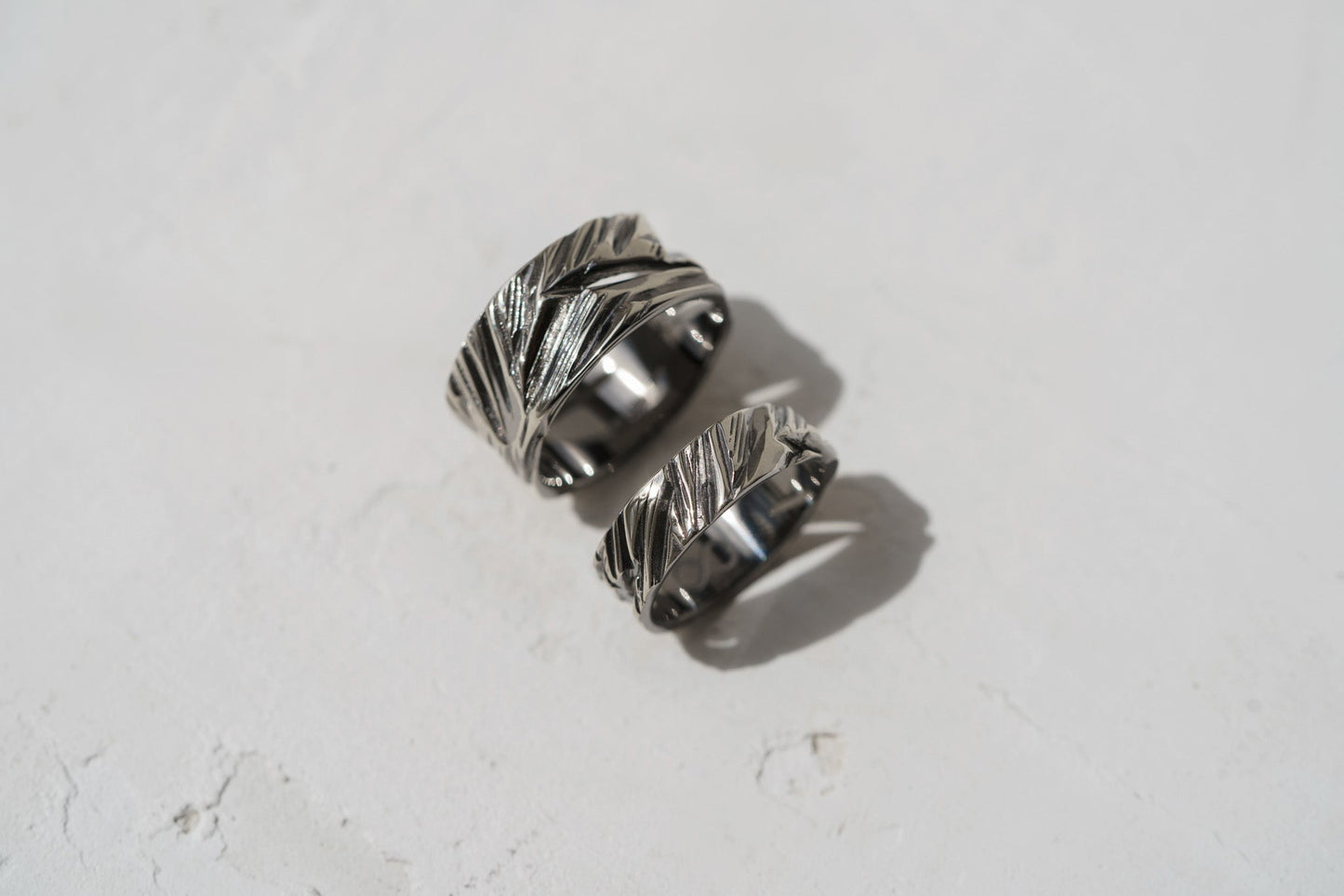 Wedding ring "Crushed Ice" blackened (5 mm)