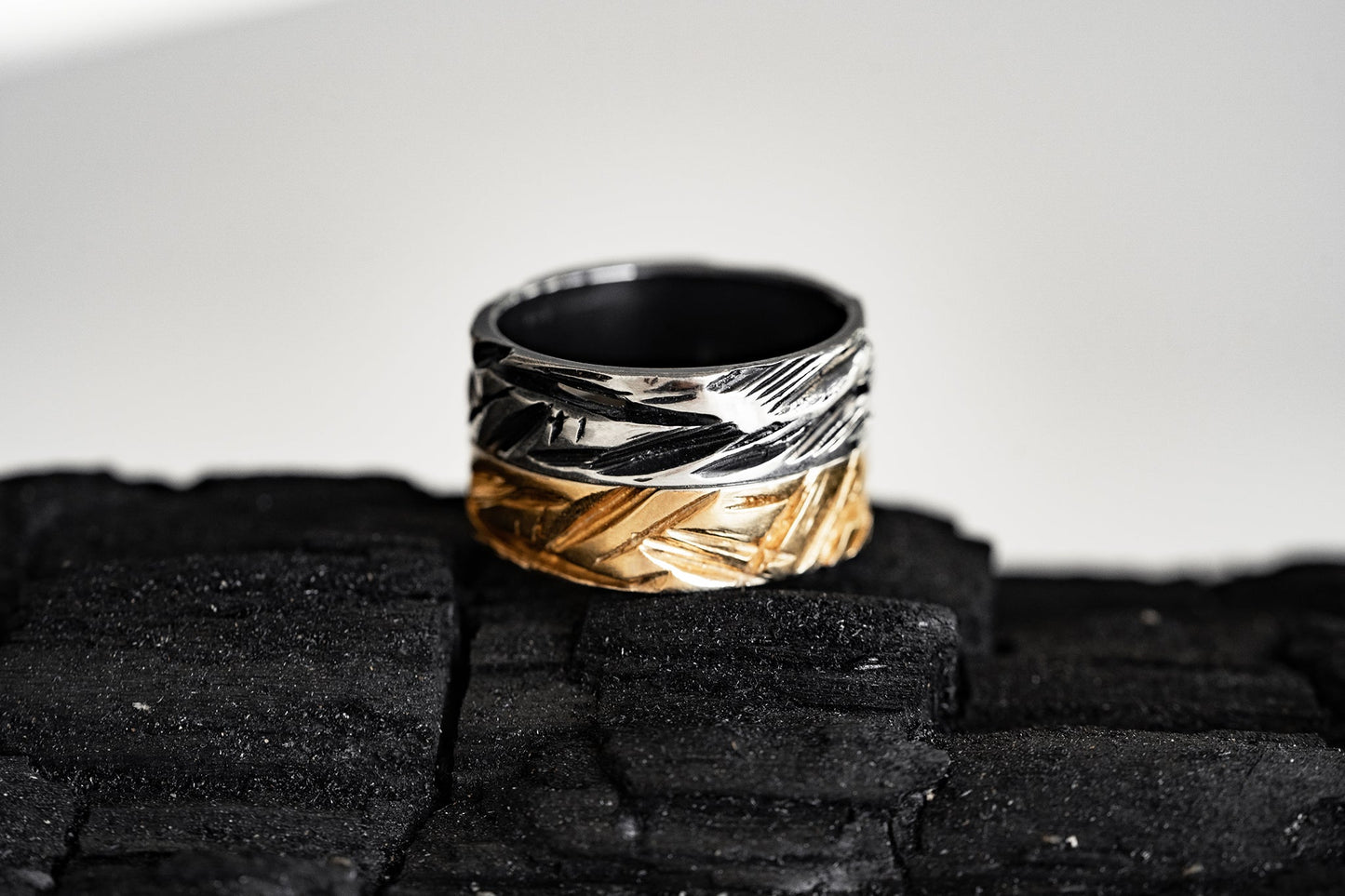 Wedding ring "Crushed Ice" light (5 mm)