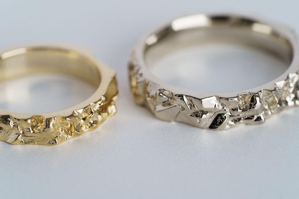Wedding ring "Granite rock" light (5 mm)
