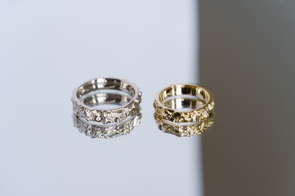 Wedding ring "Granite rock" light (5 mm)