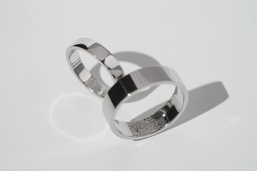 Wedding ring "Simple" (6 mm) with an individual fingerprint inside