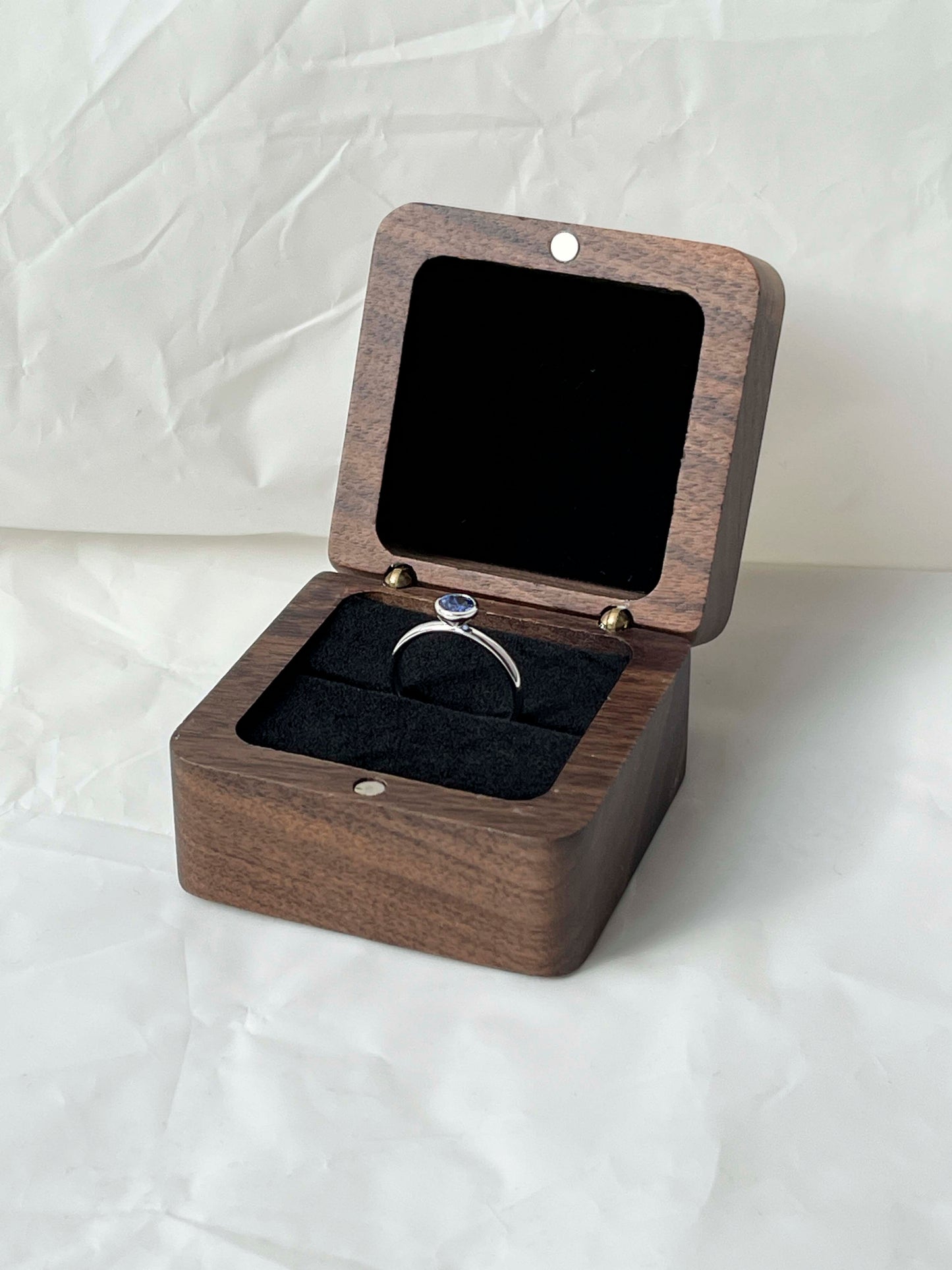 Wooden box for one ring (walnut color)