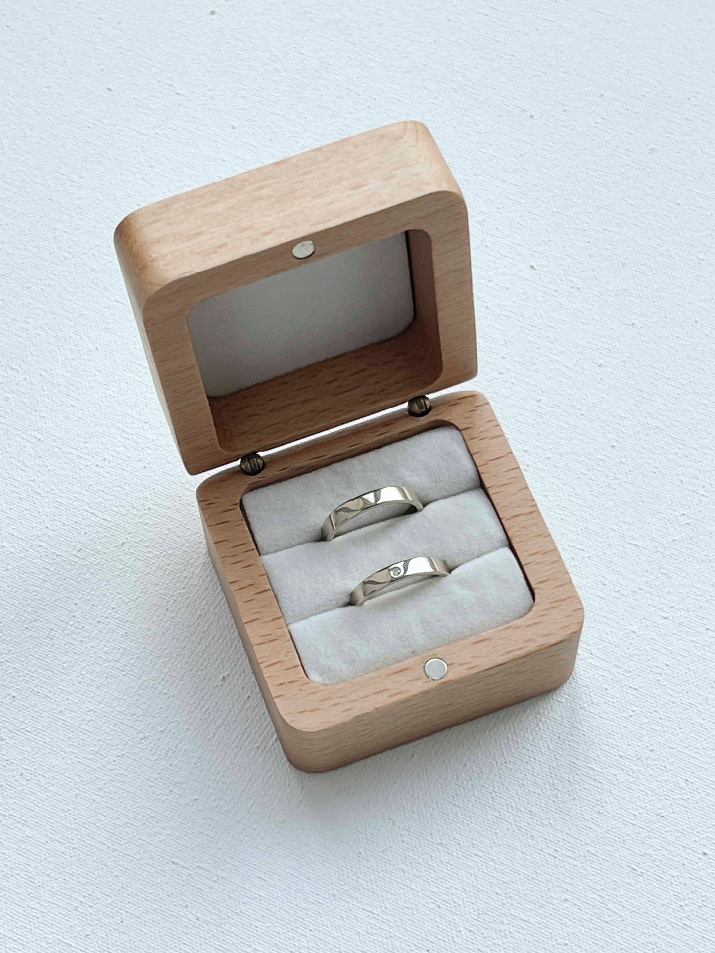 Wooden box for two rings (alder color)
