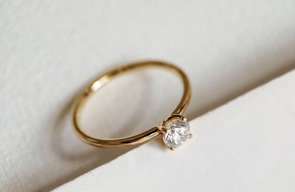 Ring "Shine" (4 mm gemstone)