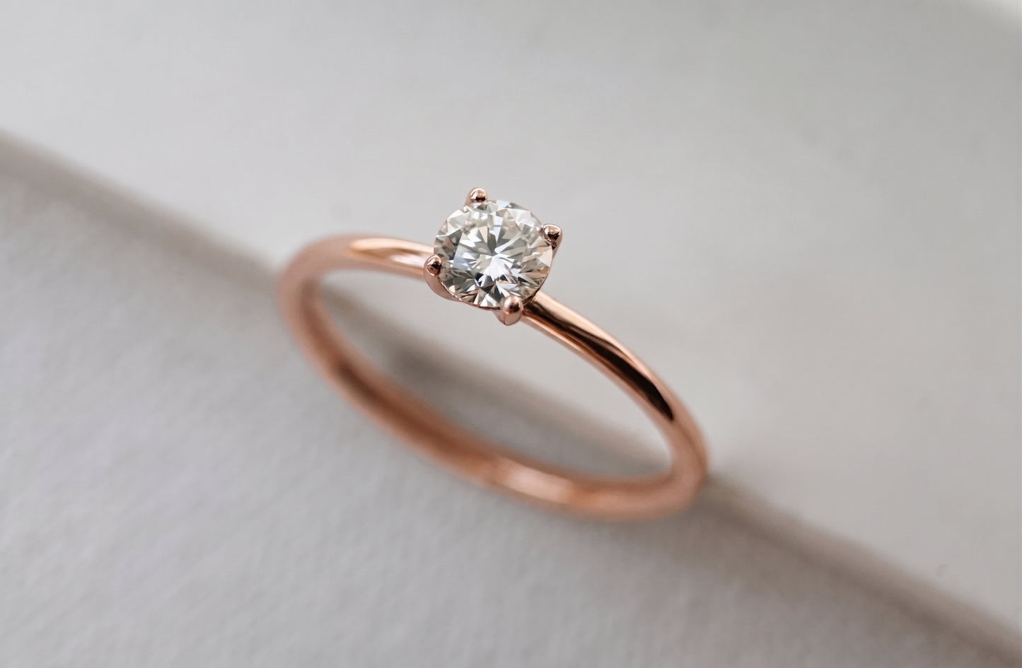 Ring "Shine" (4 mm gemstone)