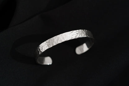 Bracelet "Simple" hammered glossy