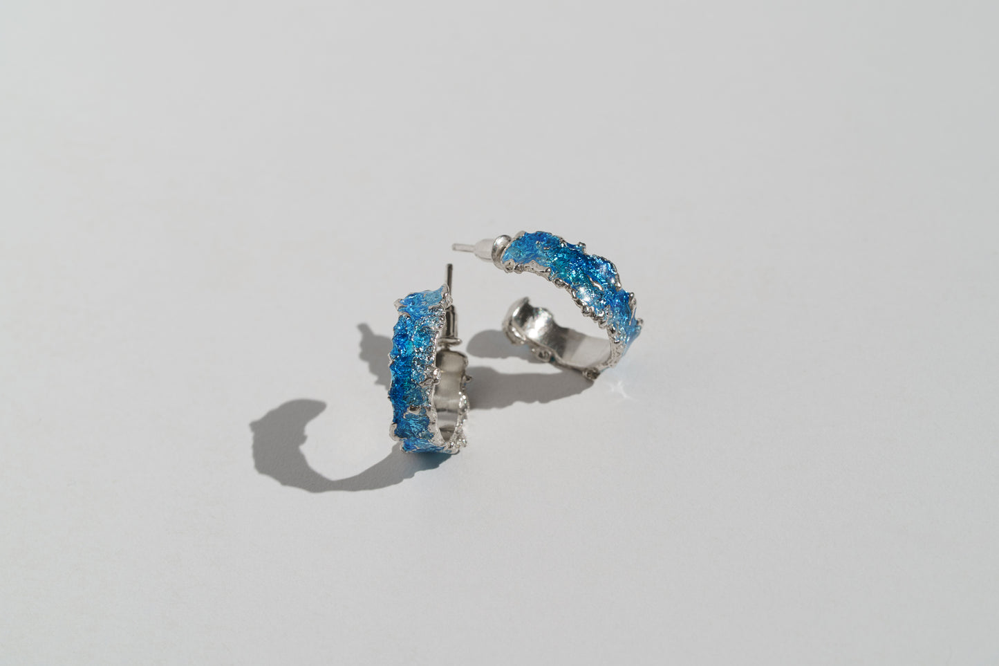 Congo earrings "Wave" (6 mm/15 mm) blue