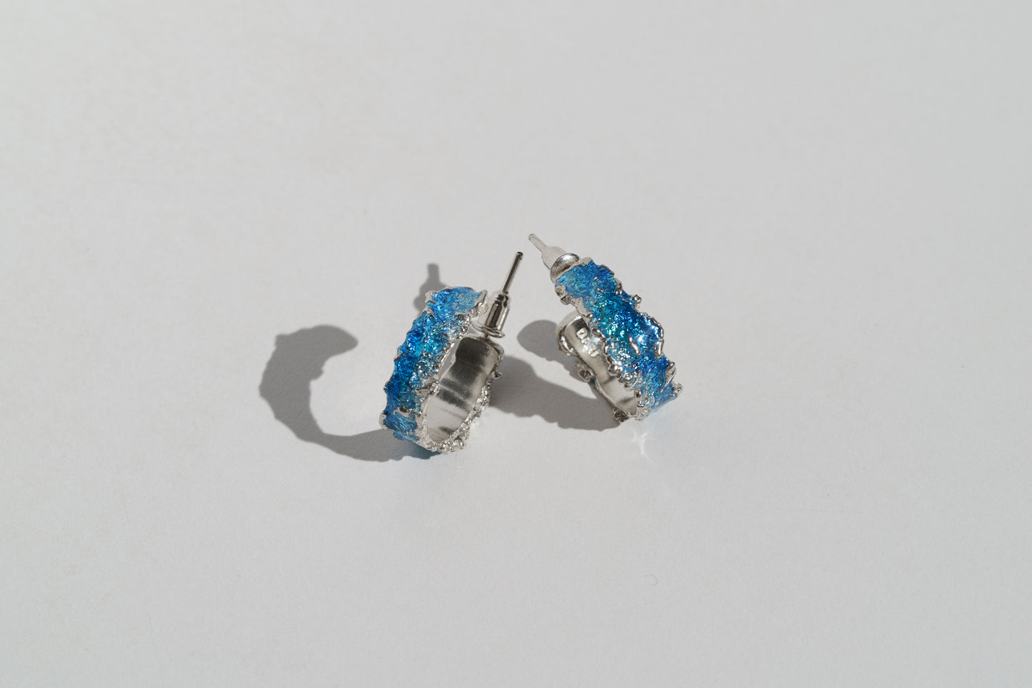Congo earrings "Wave" (6 mm/15 mm) blue