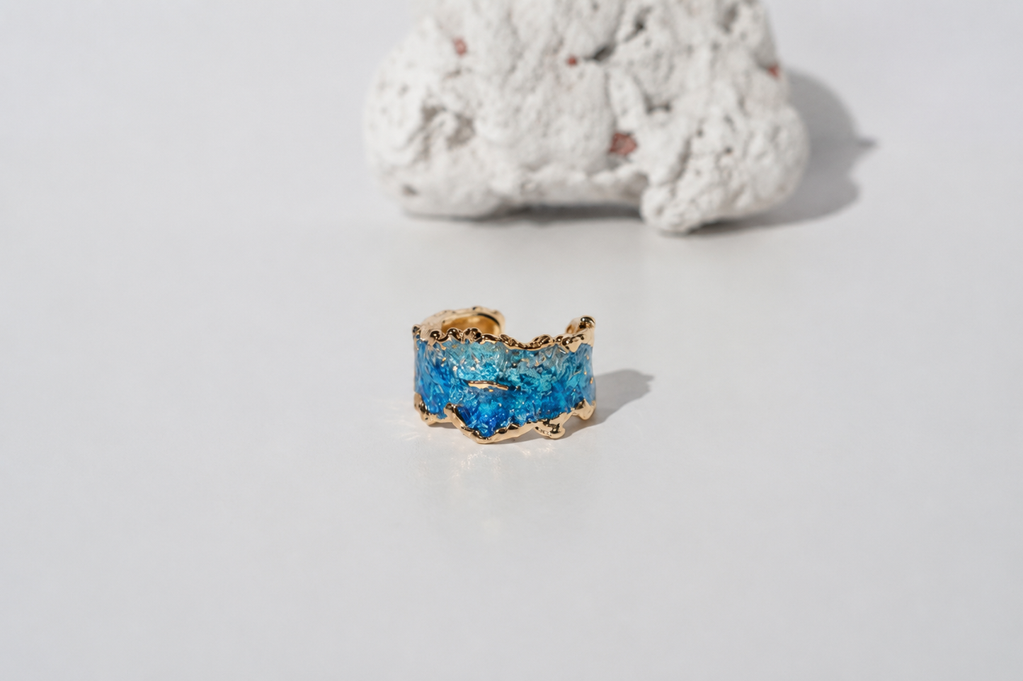 Cuff "Wave" (6 mm) blue