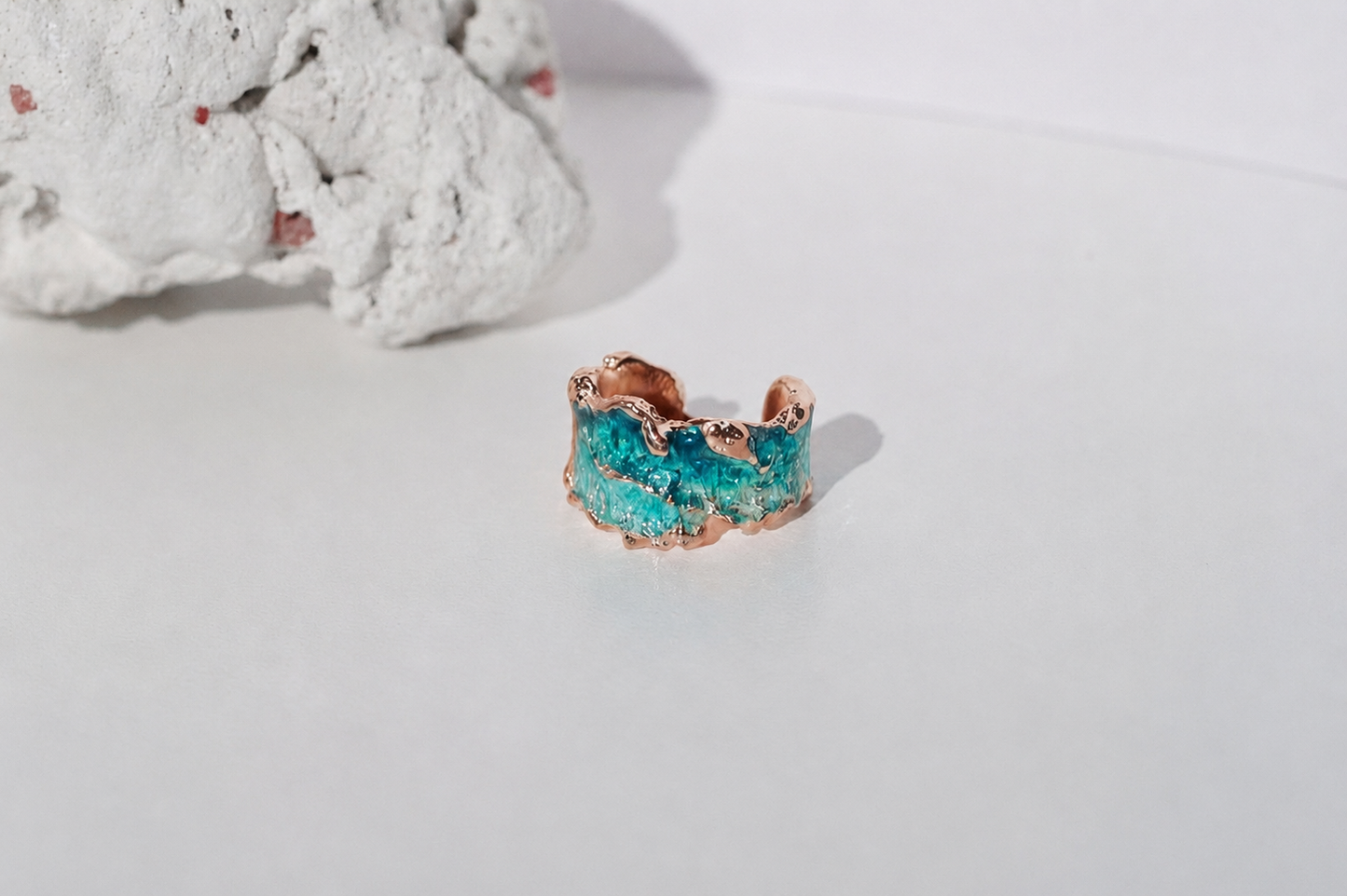 Cuff "Wave" (6 mm) emerald