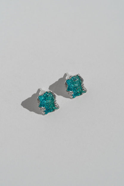 Stud earrings "Wave" emerald (8х10 mm)