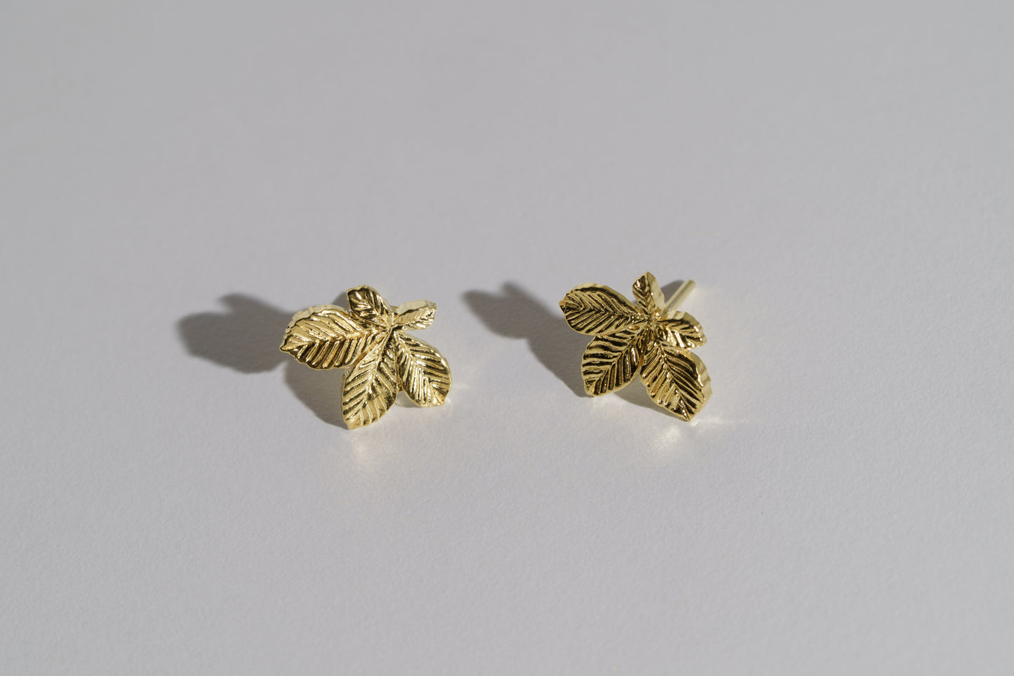 Earrings “Chestnut Leaf” (15 mm) light