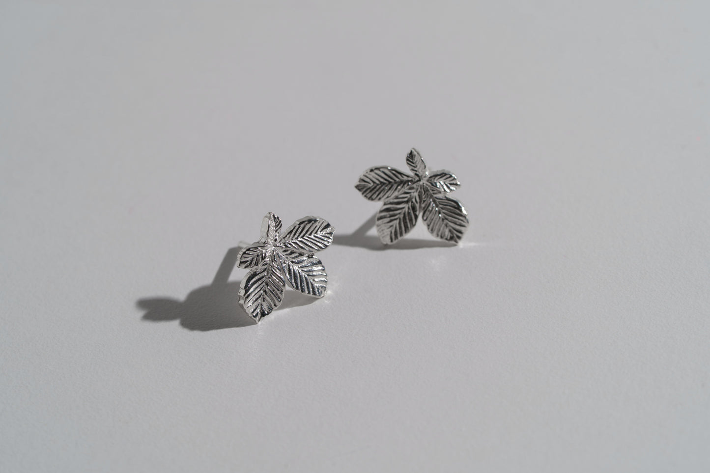 Earrings “Chestnut Leaf” (15 mm) light