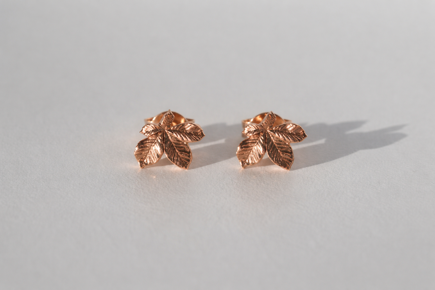 Earrings “Chestnut Leaf” (20 mm) light