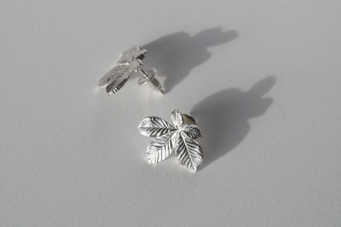 Earrings “Chestnut Leaf” (20 mm) light