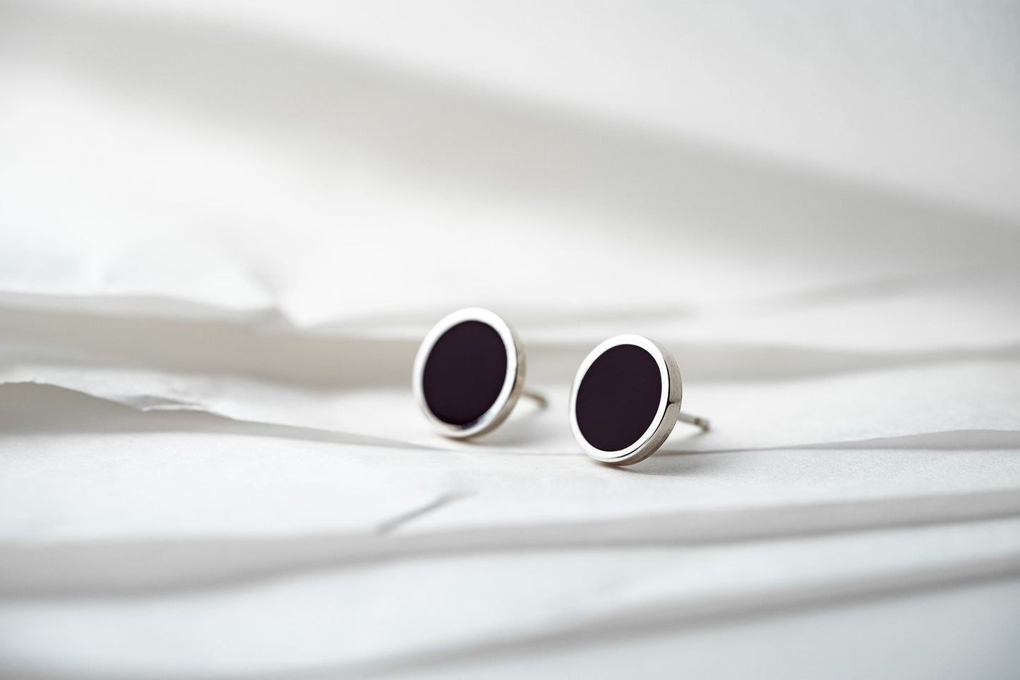Stud earrings "Circle" (12 mm) with enamel