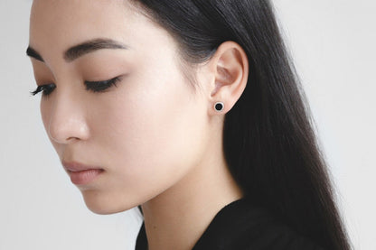 Stud earrings "Circle" (8 mm) with black enamel