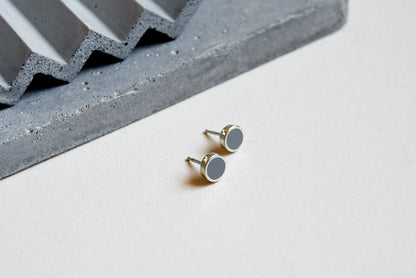 Stud earrings "Circle" (8 mm) with enamel
