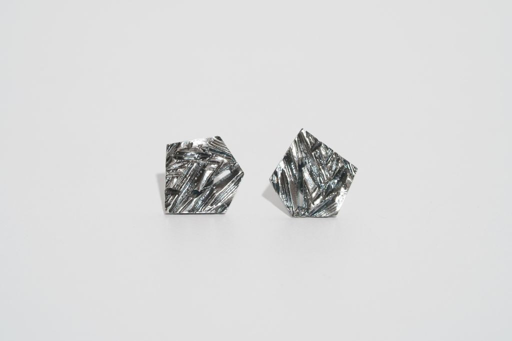 Earrings “Crushed Ice” (14×14 mm) blackened