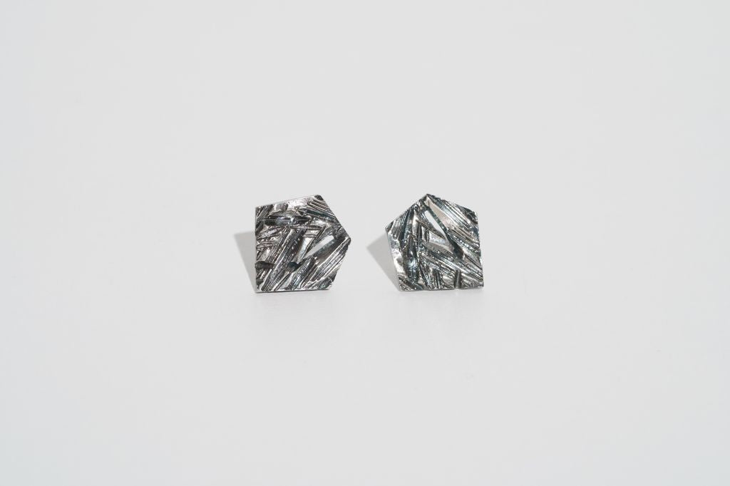 Earrings “Crushed Ice” (14×14 mm) blackened