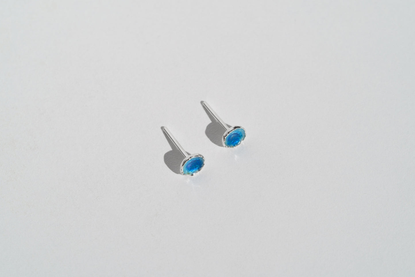 Earrings "Sea" (6 mm) blue