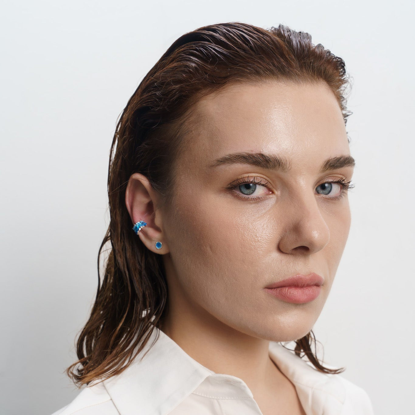 Earrings "Sea" (6 mm) blue