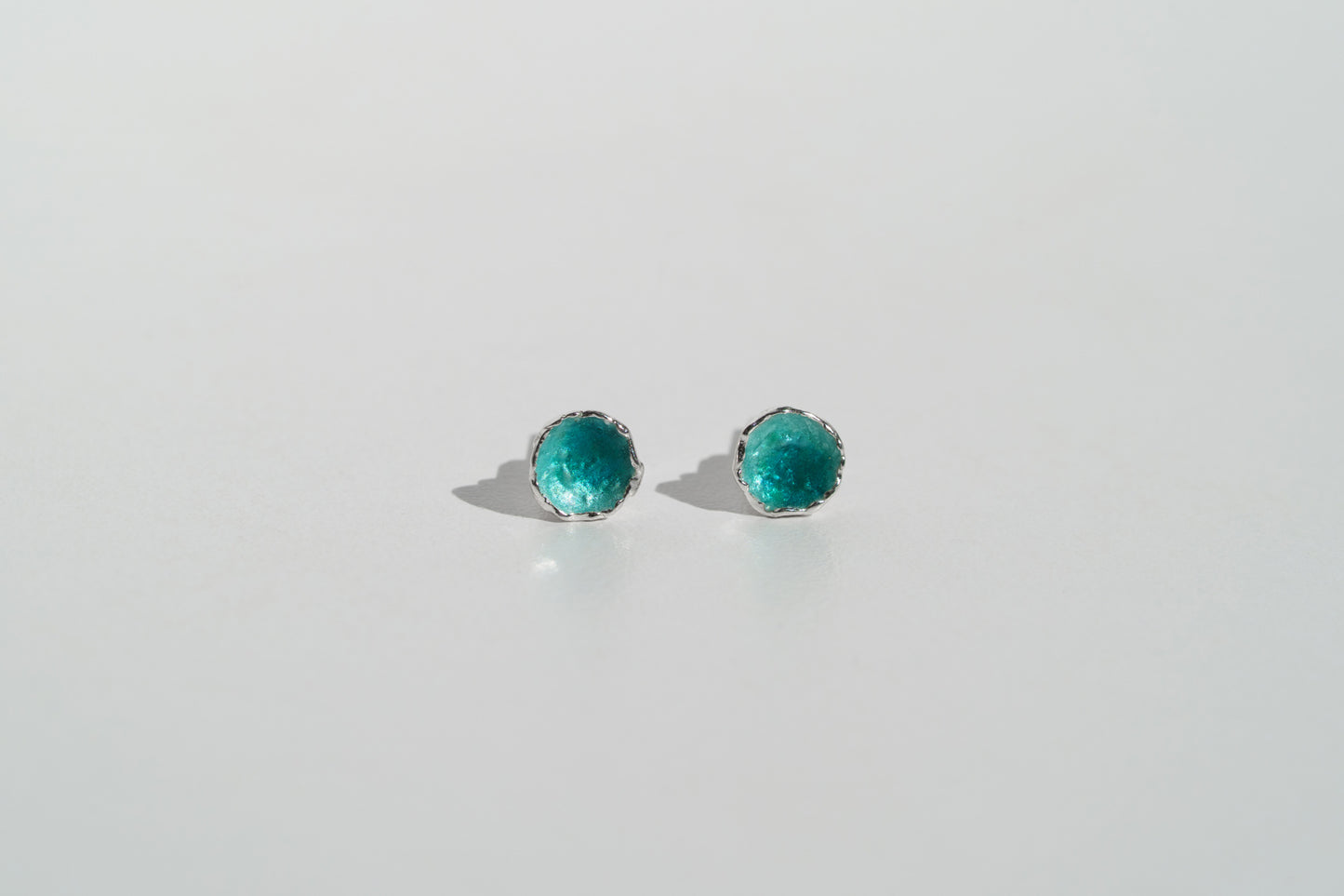 Earrings "Sea" (7,5 mm) emerald