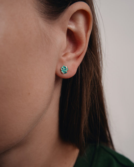 Stud earrings "Water ripple" emerald mini