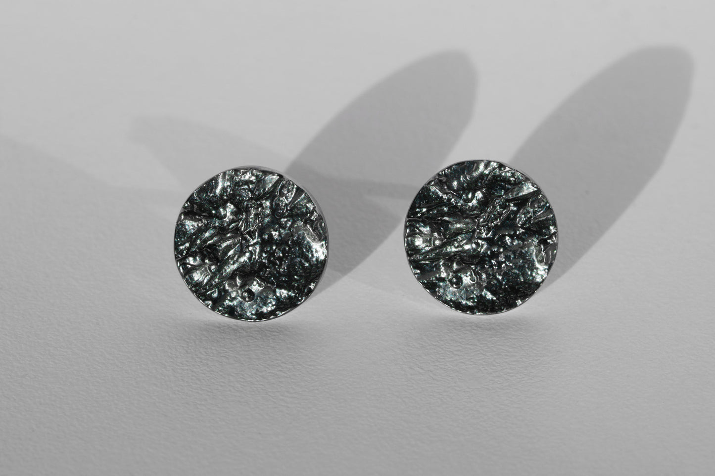Disc earrings "Water surface" (10 mm) blackened