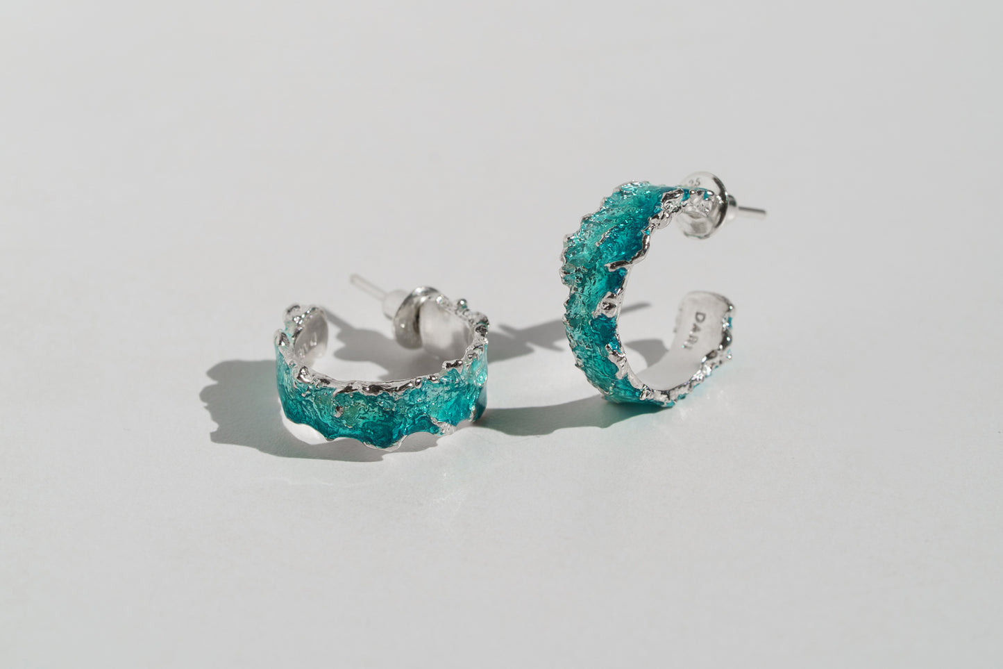 Congo earrings "Wave" (6 mm/20 mm) emerald