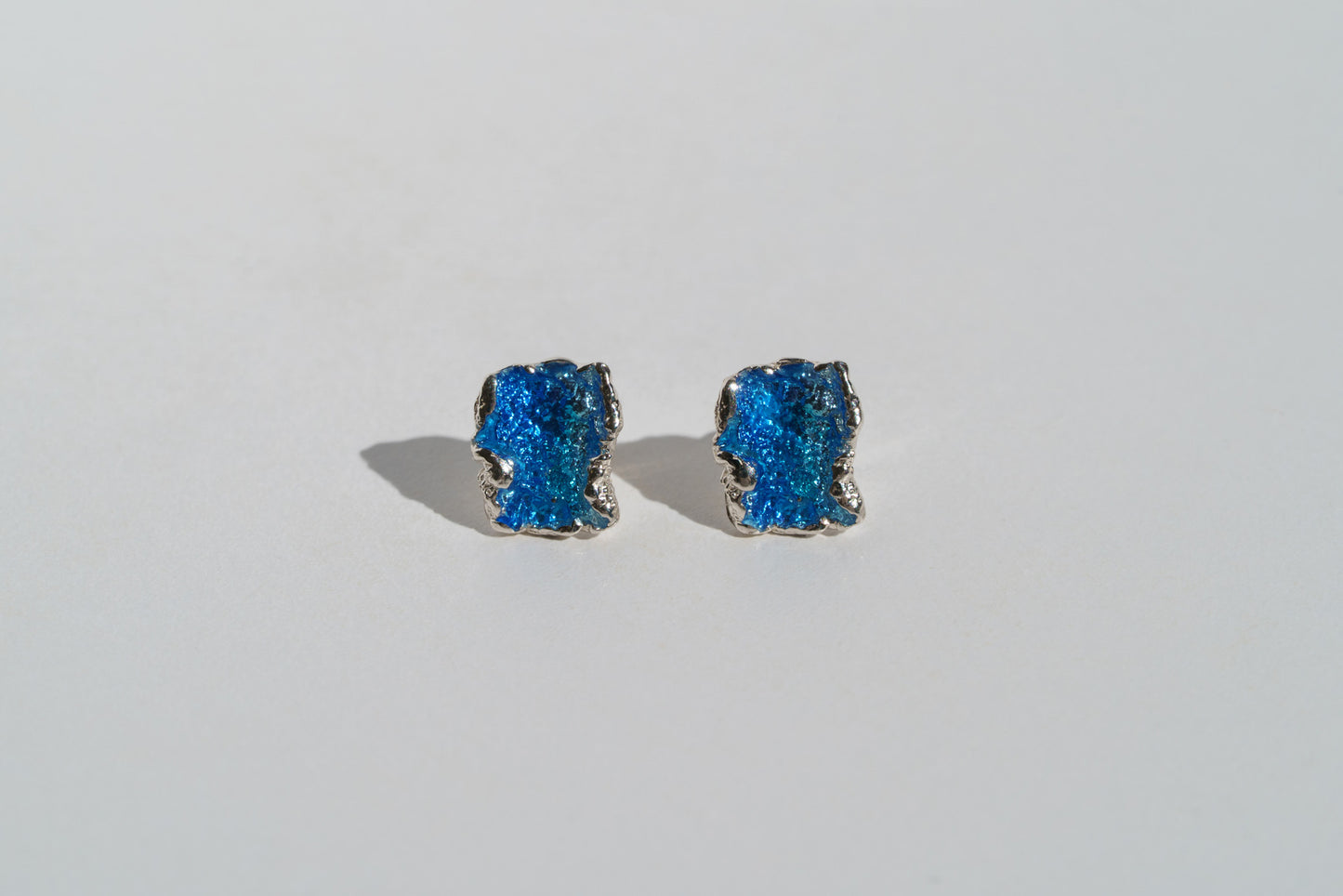 Stud earrings "Wave" blue (8х10 mm)