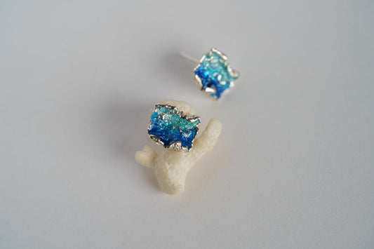 Stud earrings "Wave" blue (8х10 mm)