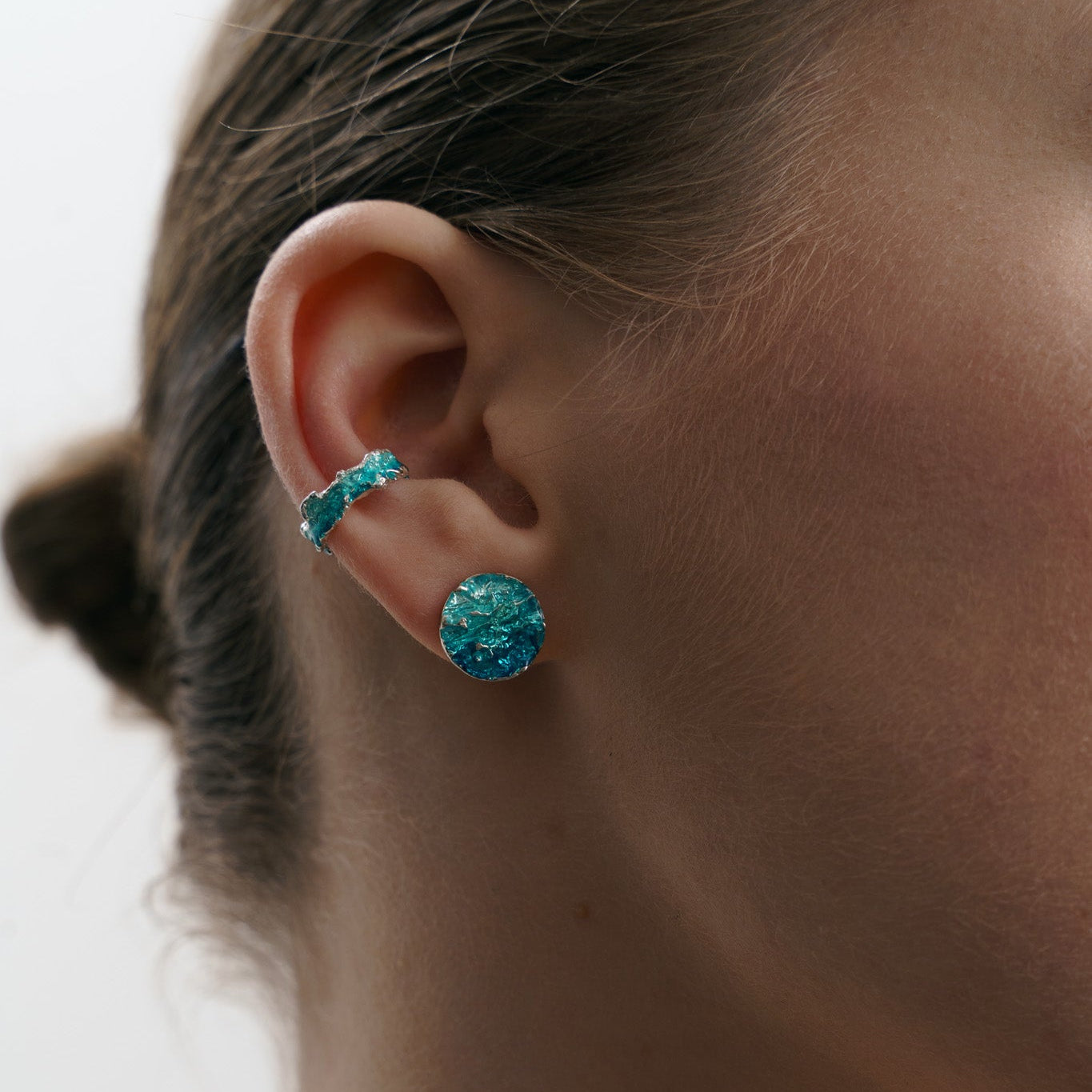 Disc earrings "Wave" (10 mm) emerald