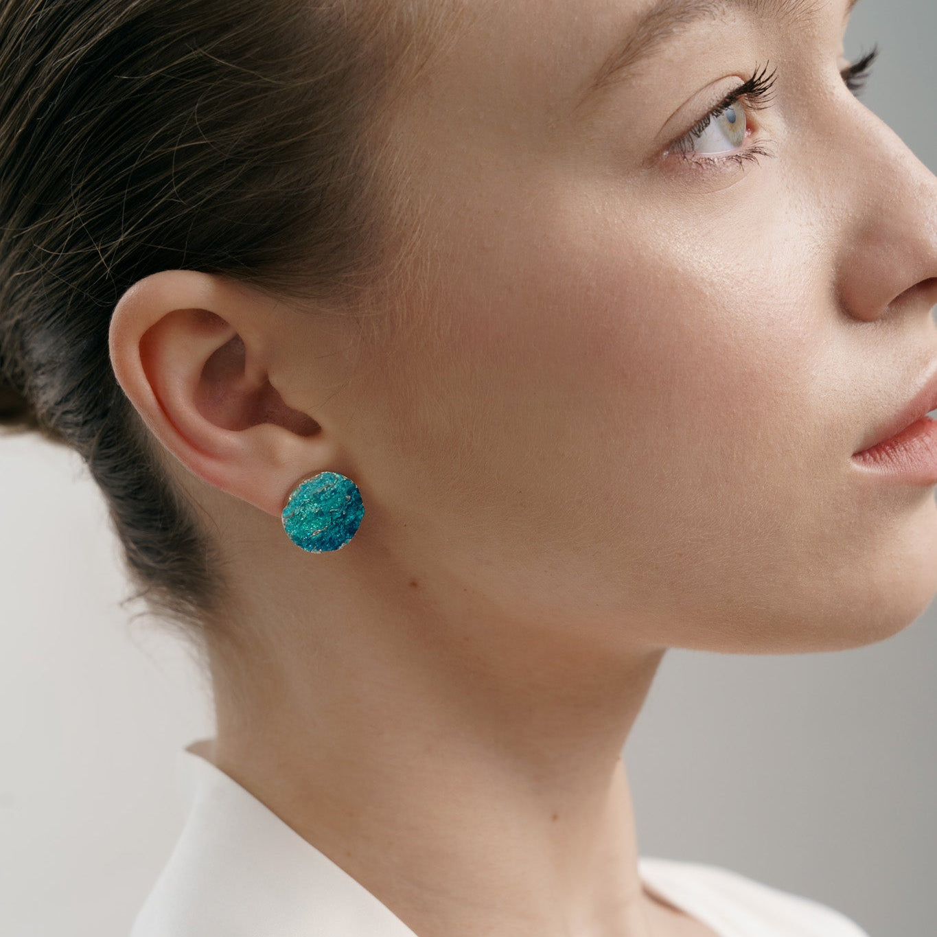 Disc earrings "Wave" (15 mm) emerald