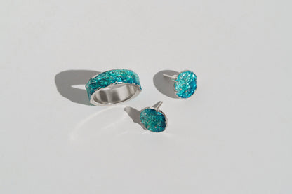 Ring "WAVE" emerald (6 mm) with smooth edges