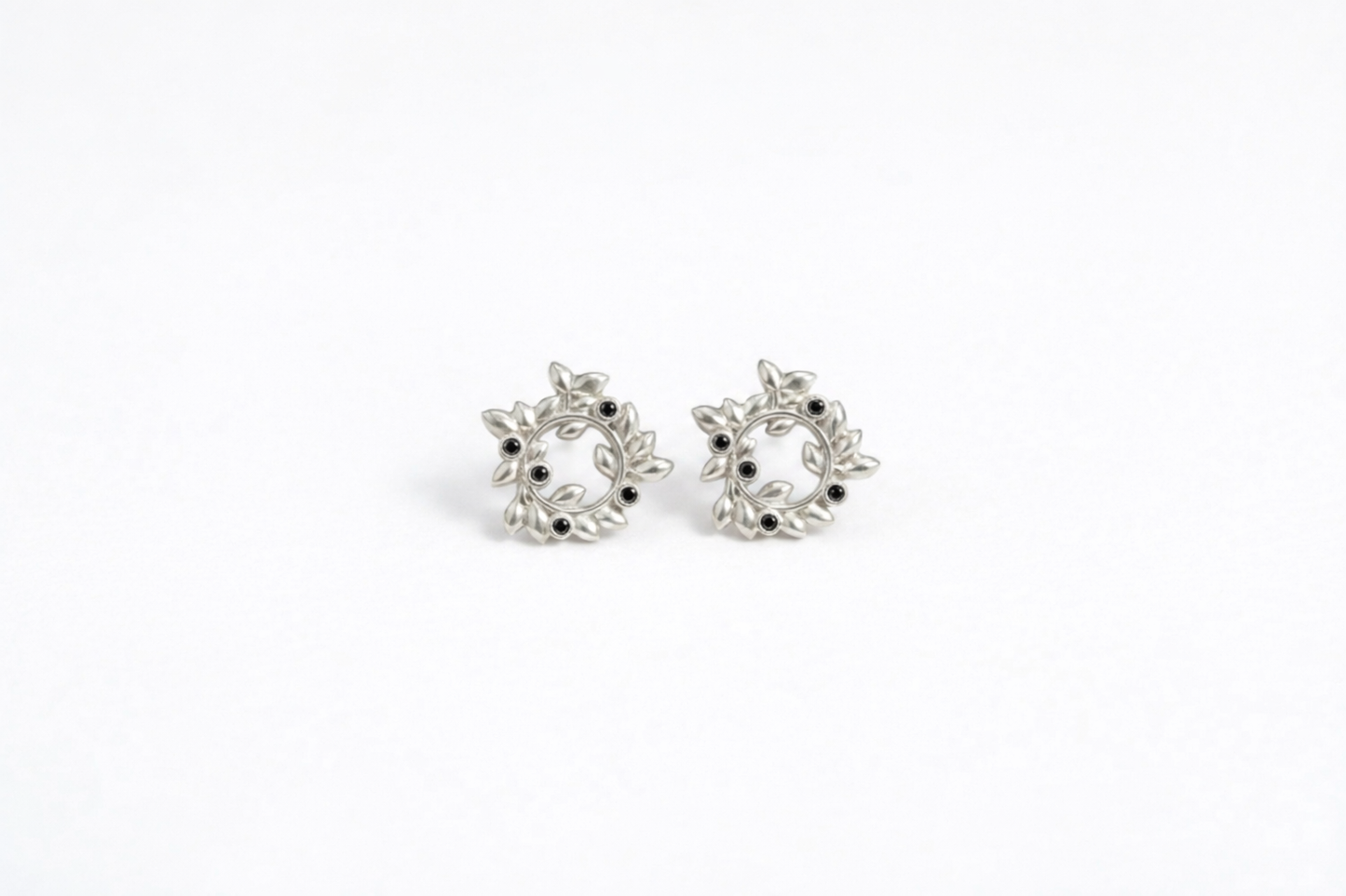 Stud earrings "Wreath" with gemstones