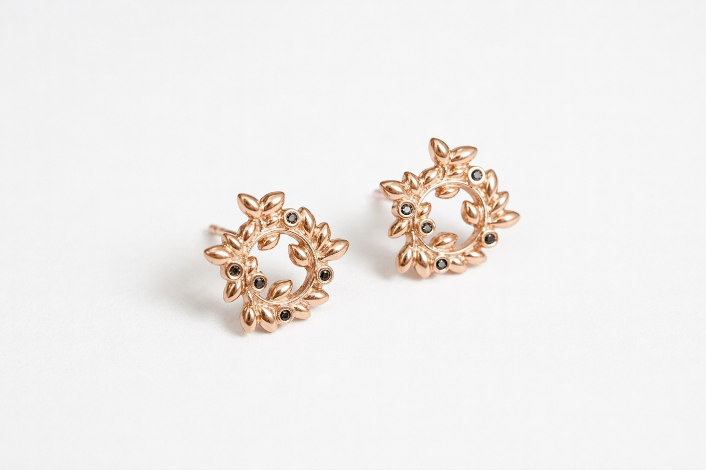 Stud earrings "Wreath" with gemstones