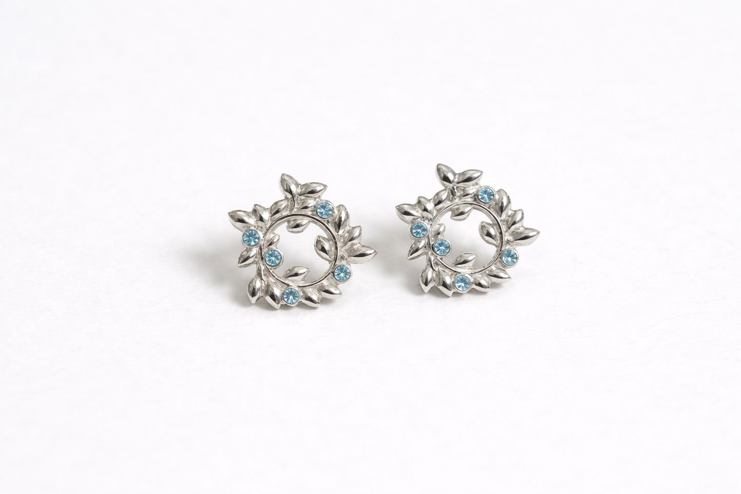 Stud earrings "Wreath" with gemstones