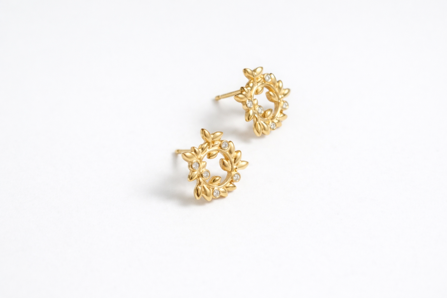Stud earrings "Wreath" with gemstones