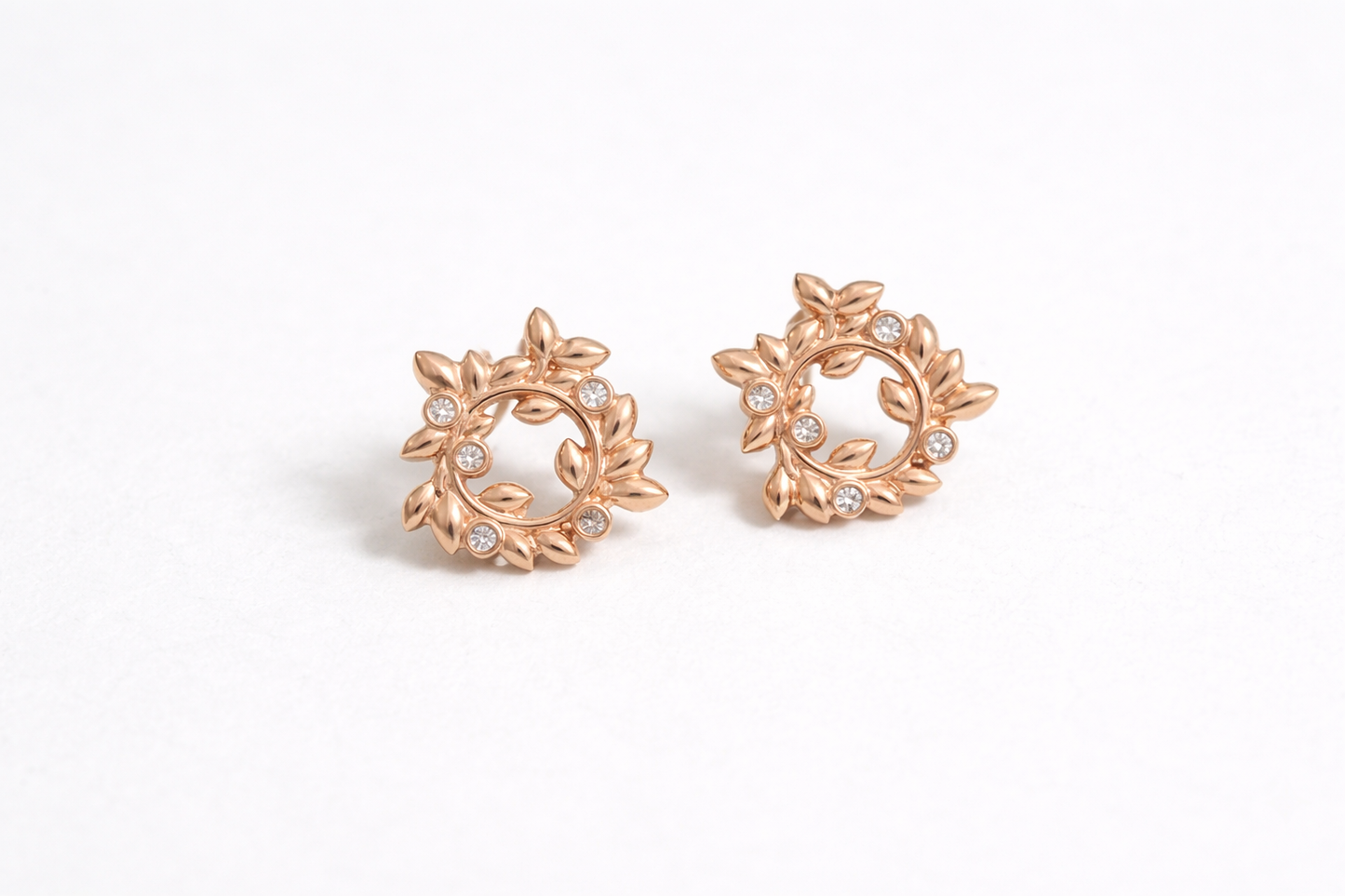 Stud earrings "Wreath" with gemstones