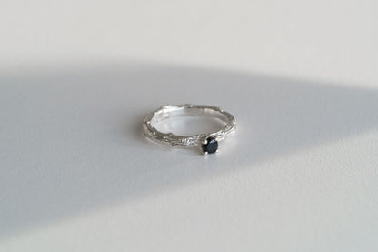 Ring "Light vine" (gemstone 3,5 mm)