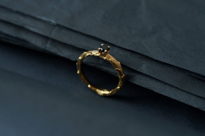 Ring "Light vine" (gemstone 3,5 mm)