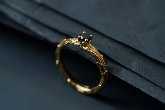 Ring "Light vine" (gemstone 3,5 mm)