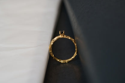 Ring "Light vine" (gemstone 3,5 mm)
