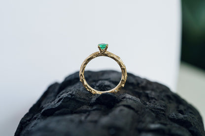 Ring "Light vine" (gemstone 3,5 mm)